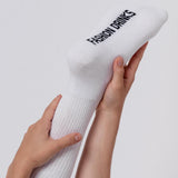 Glas rode wijn | Geborduurde sokken van biologisch katoen