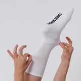 Glas rode wijn | Geborduurde sokken van biologisch katoen