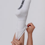 Glas rode wijn | Geborduurde sokken van biologisch katoen