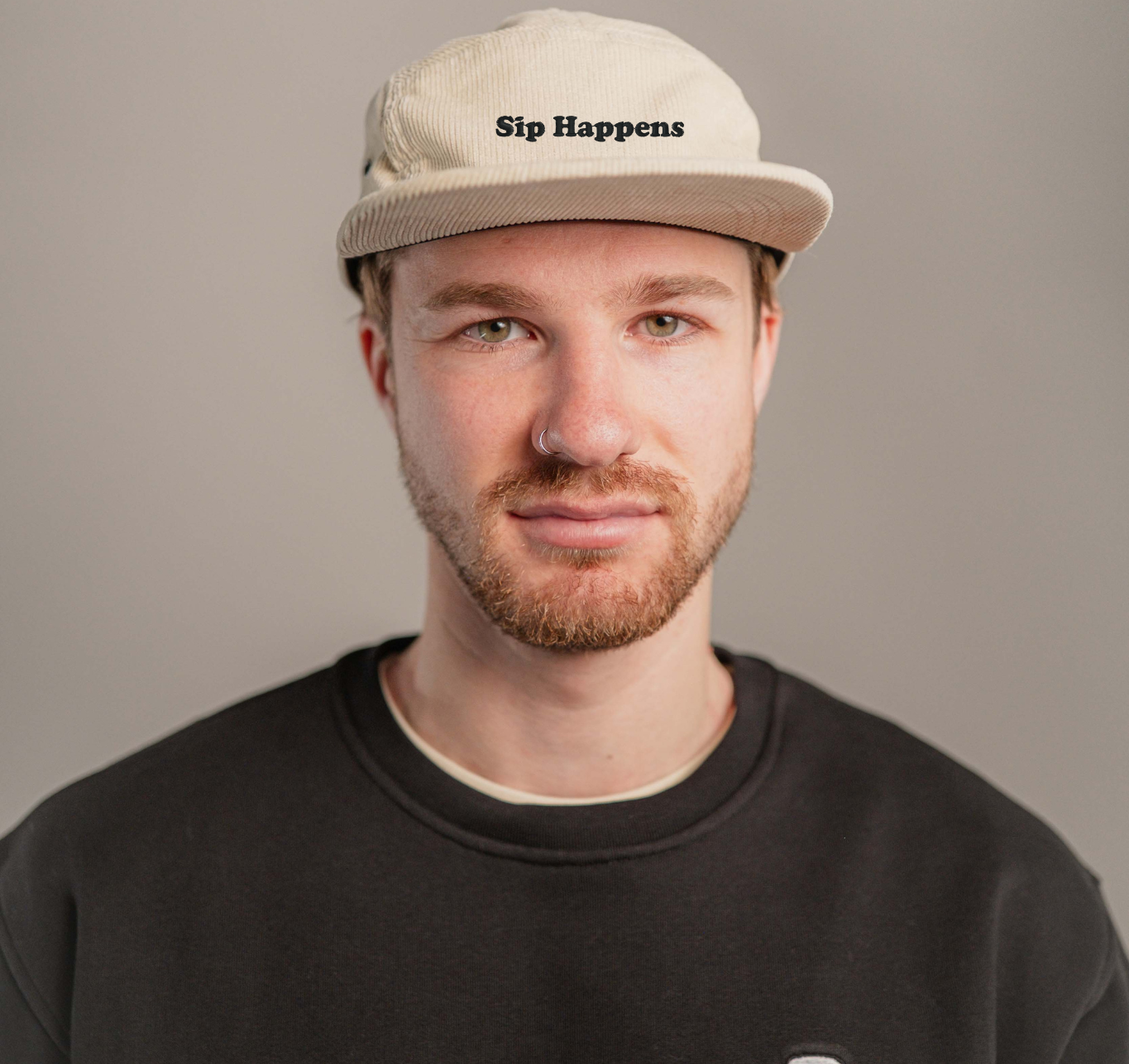 Sip Happens | Bestickte Bio Baumwoll Cord Cap