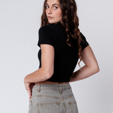 Luft | Besticktes Bio Baumwoll Cropped T-Shirt