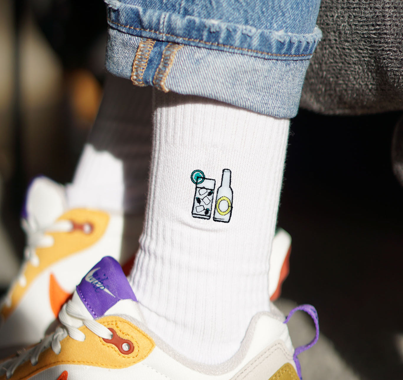 Gin & Tonic | Geborduurde sokken van biologisch katoen