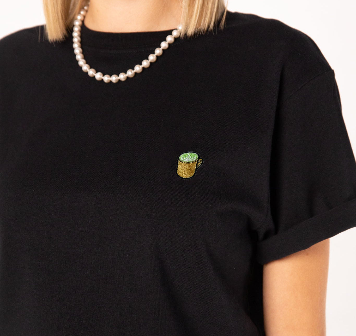 Matcha Latte  | Besticktes Bio Baumwoll Frauen T-Shirt