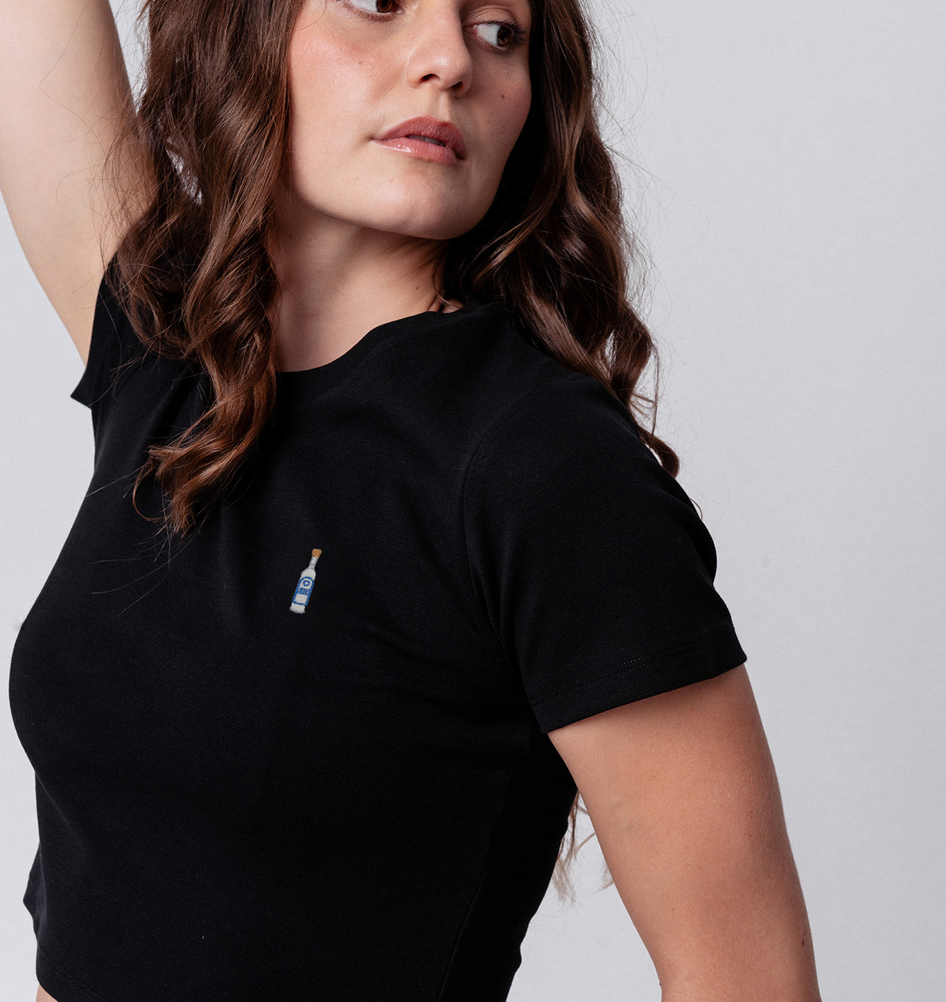 Ouzo | Besticktes Bio Baumwoll Cropped T-Shirt
