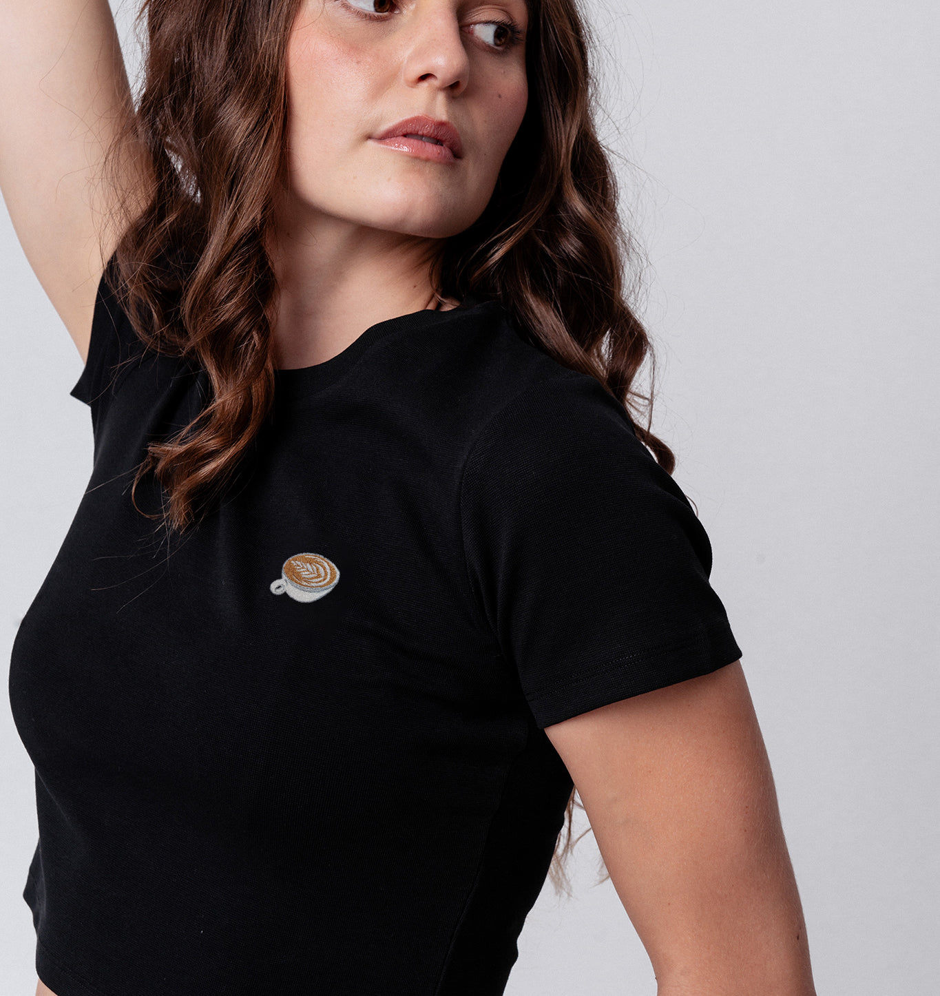 Flat White | Besticktes Bio Baumwoll Cropped T-Shirt