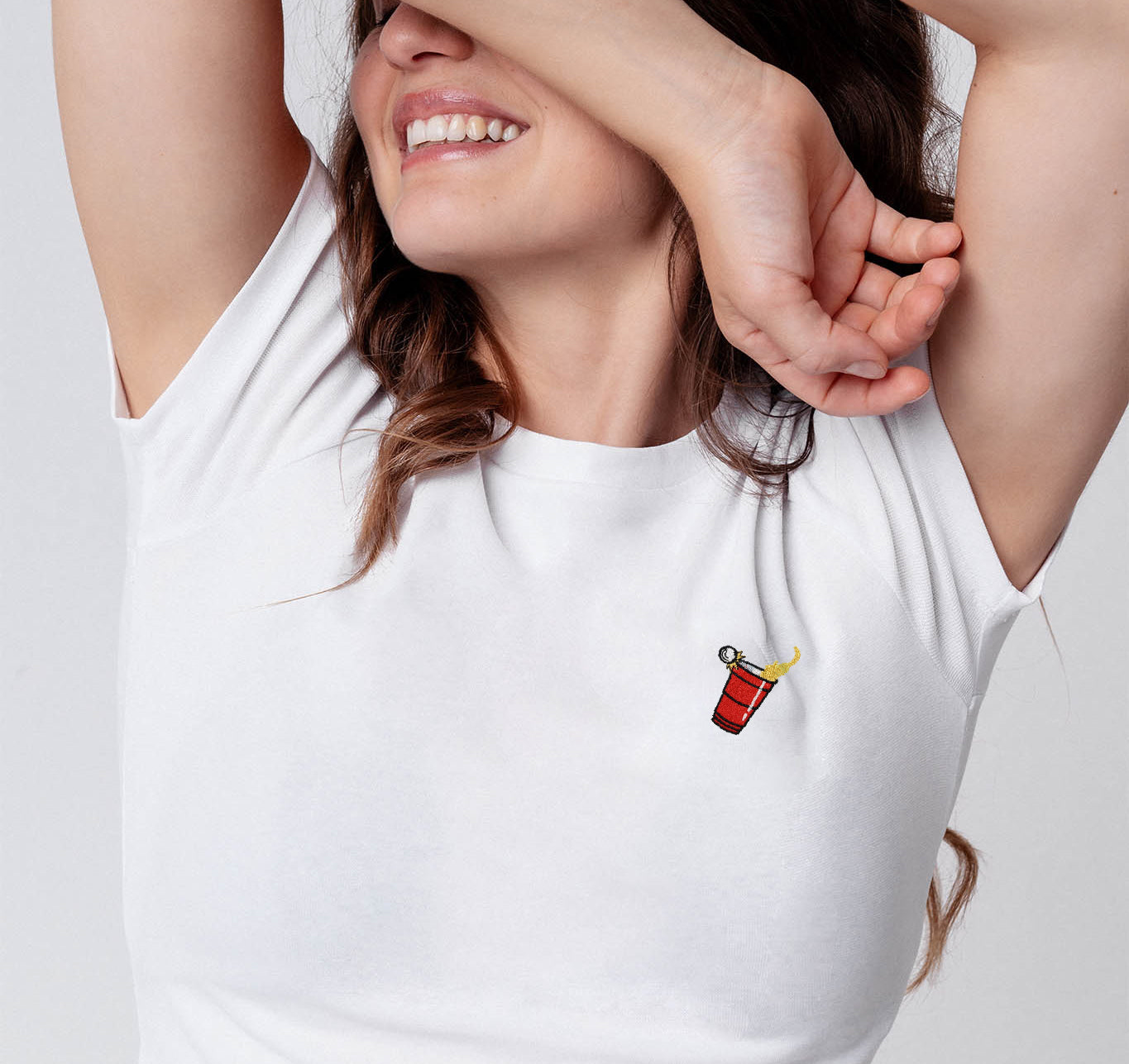 Beerpong Randtreffer | Besticktes Bio Baumwoll Cropped T-Shirt