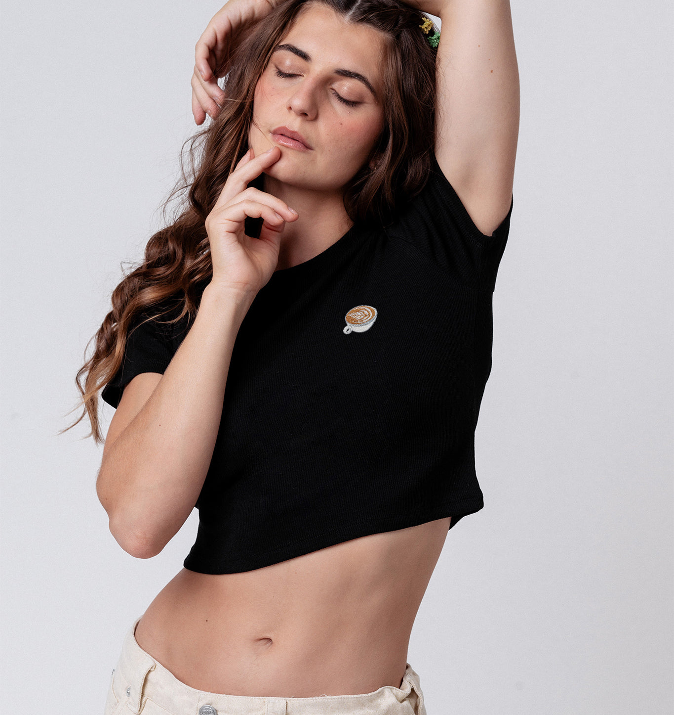Flat White | Besticktes Bio Baumwoll Cropped T-Shirt