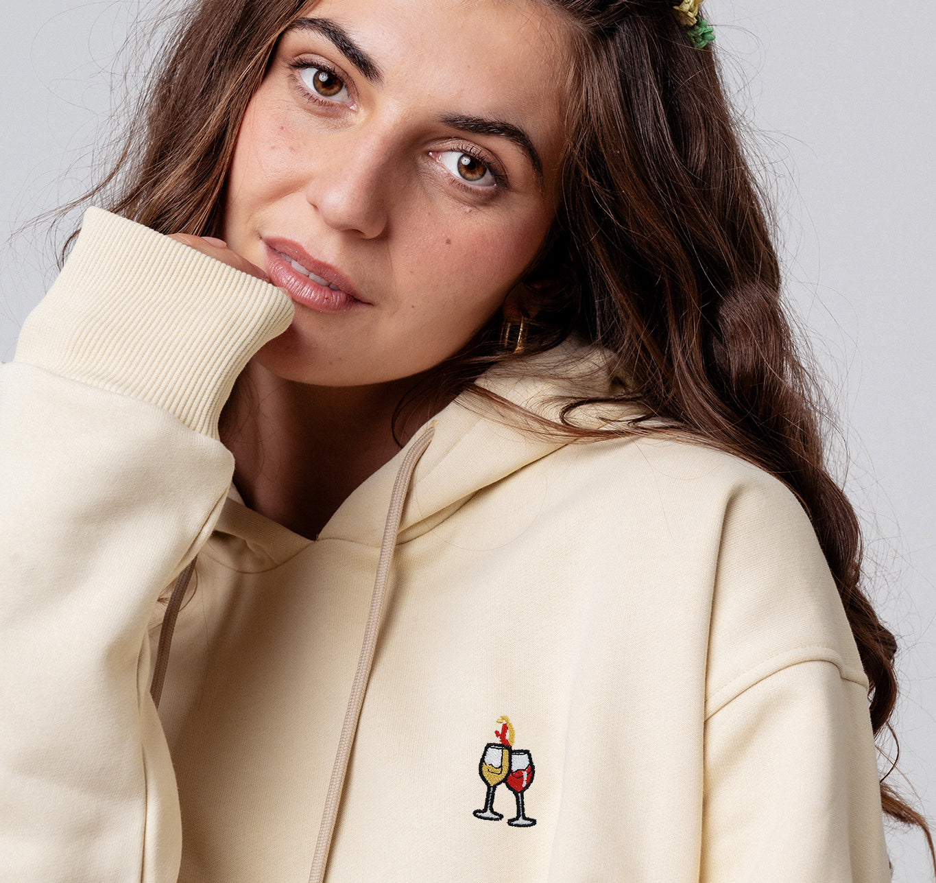 Wijn Duet | Geborduurd organisch katoen Vrouwen Hoodie