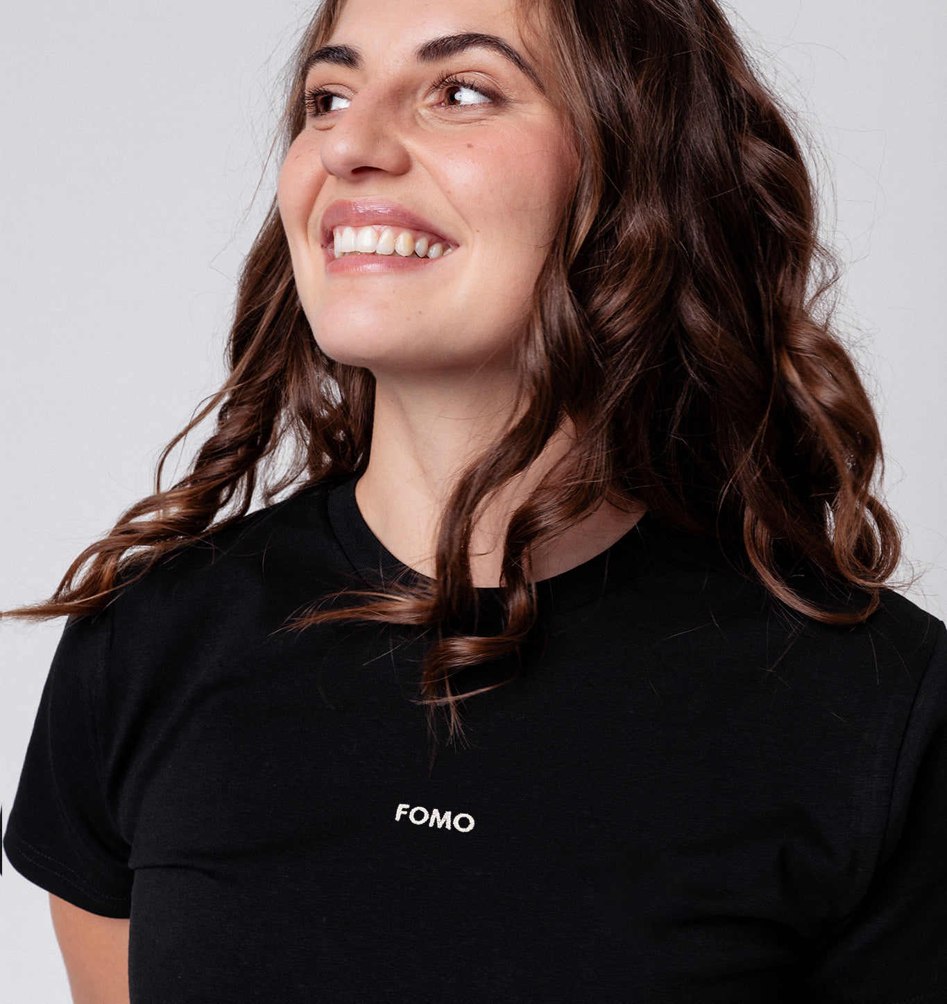 Fomo Geborduurd T-shirt van biologisch katoen voor dames