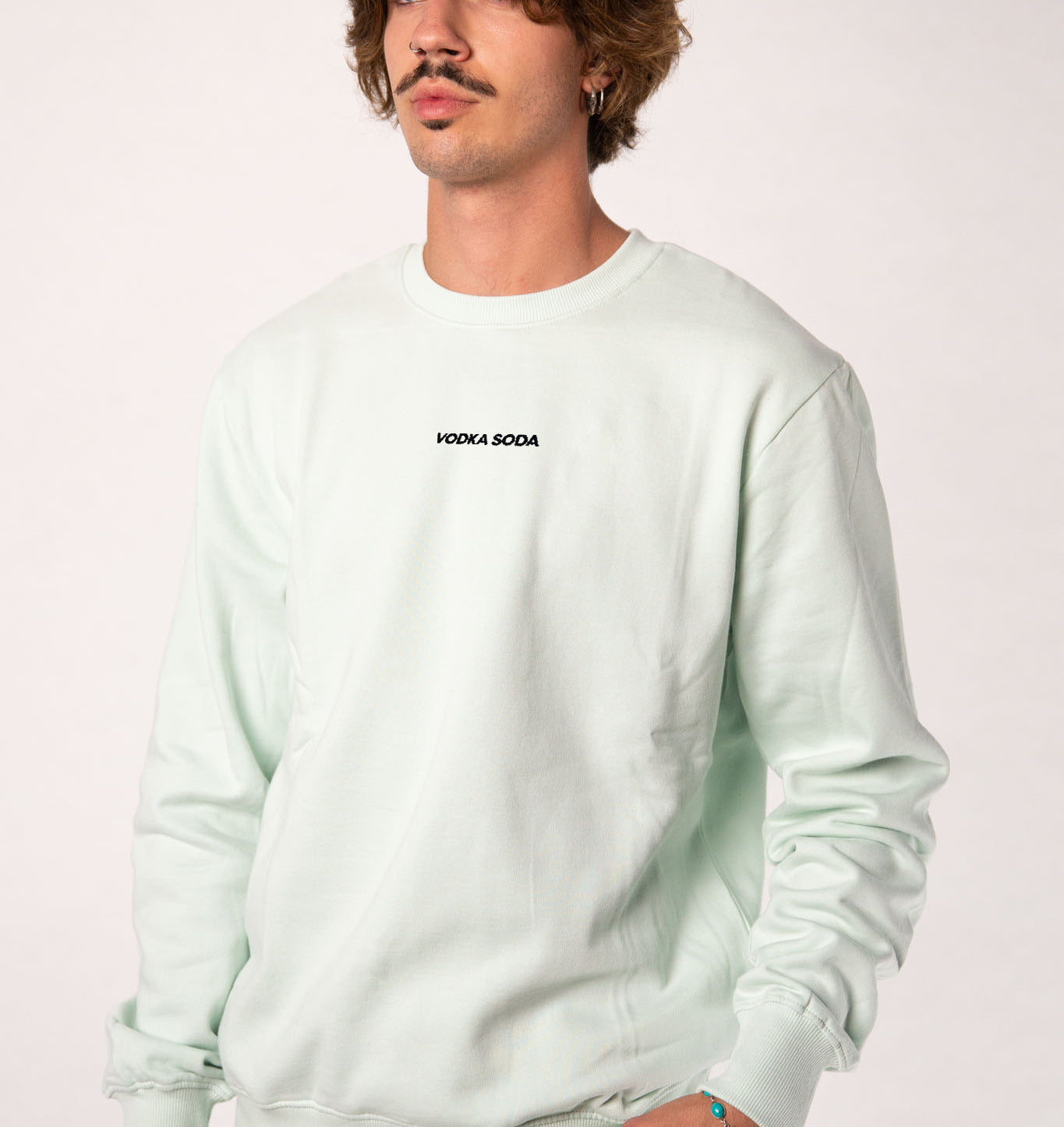 Vodka Soda | Bestickter Bio-Baumwoll Unisex Pullover
