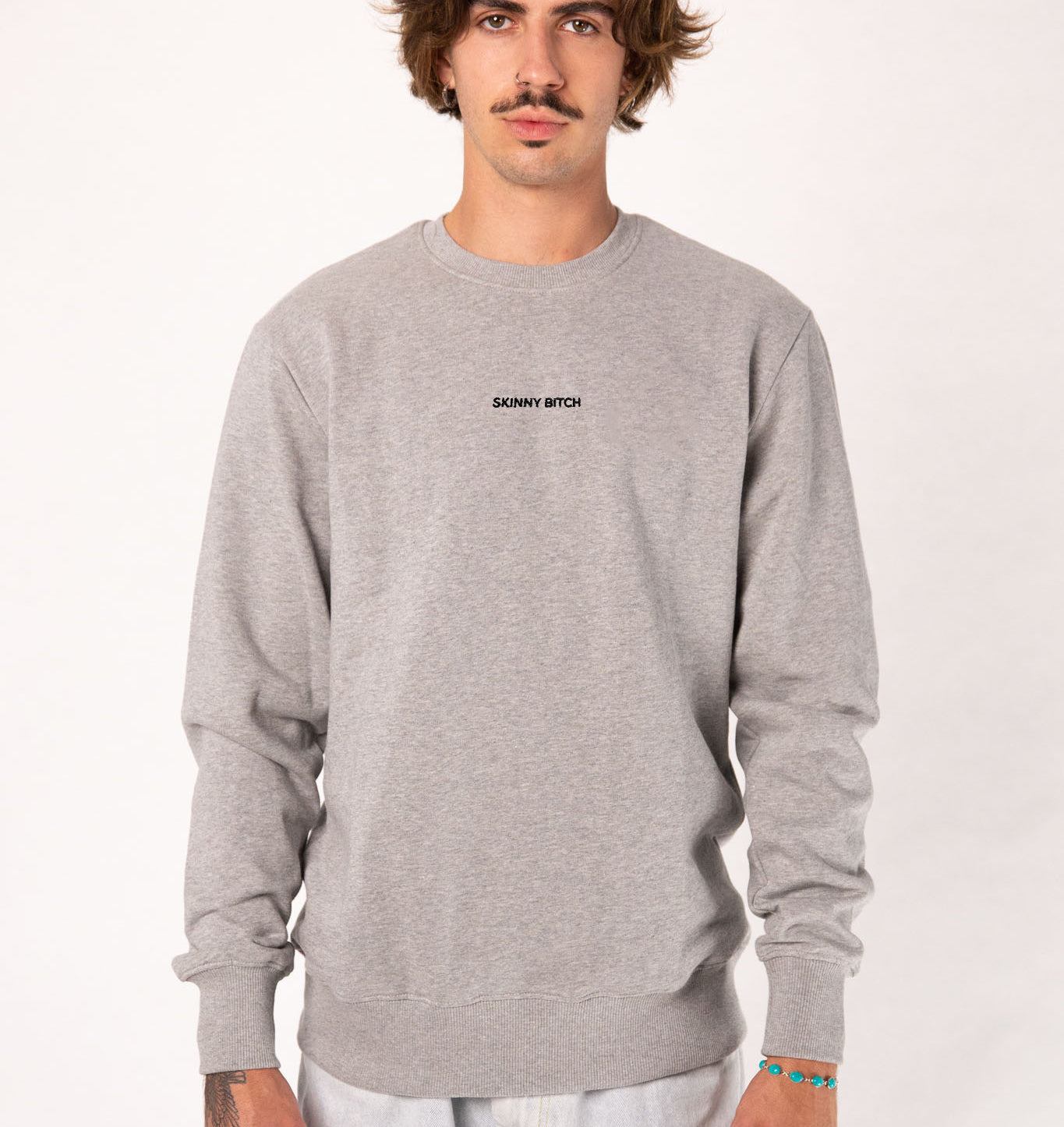 Skinny Bitch | Bestickter Bio-Baumwoll Unisex Pullover