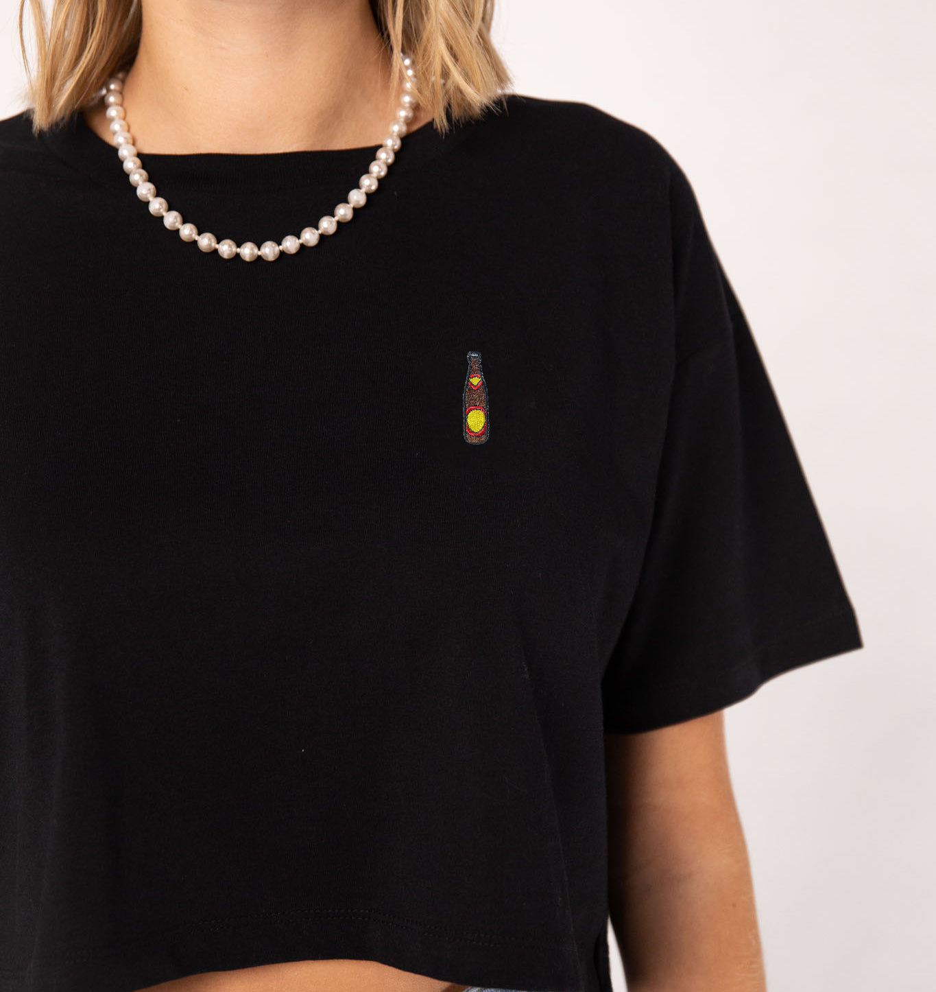 Hofei | Besticktes Bio Baumwoll Cropped T-Shirt