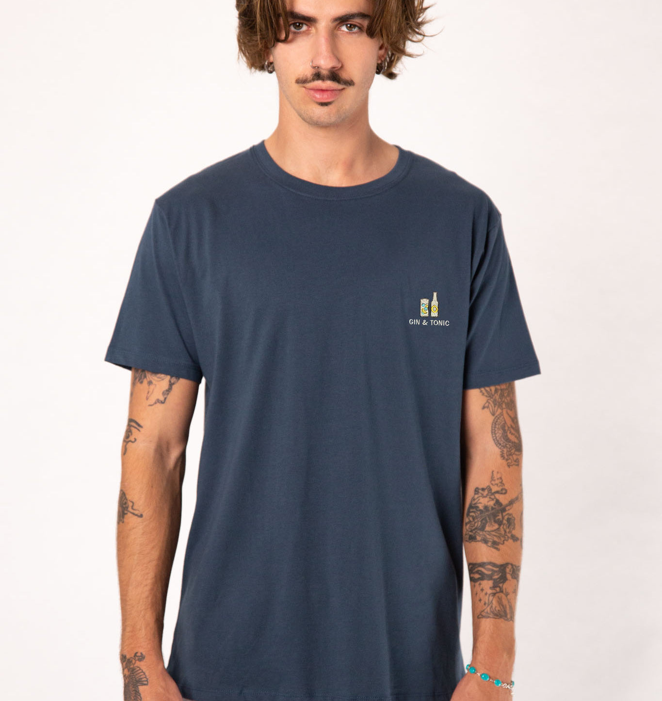 TAILORED TASTES Gin Tonic | Besticktes Männer Bio Baumwoll T-Shirt