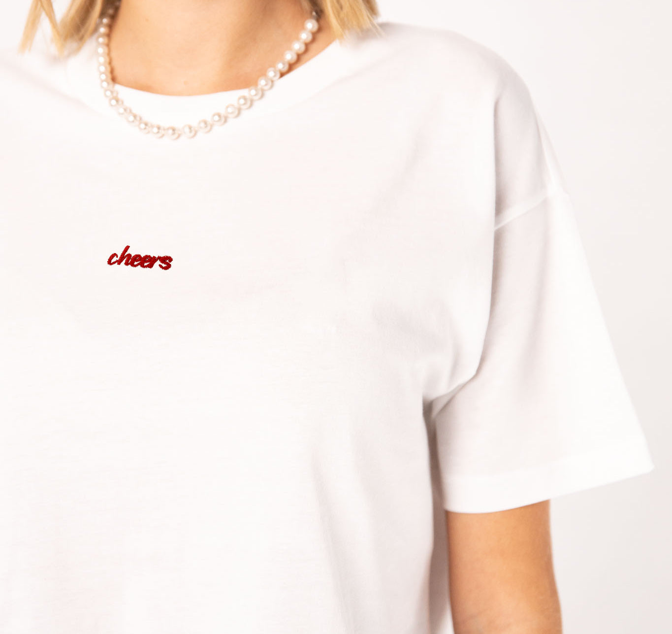 Cheers Collection | Besticktes Bio Baumwoll Cropped T-Shirt